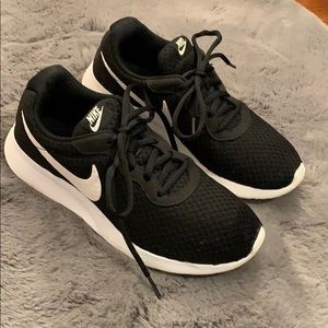 women’s Nike sneakers